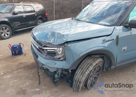 2022 Ford Bronco Sport Big Bend z USA, uszkodzony, nr VIN 3FMCR9B60NRD20611